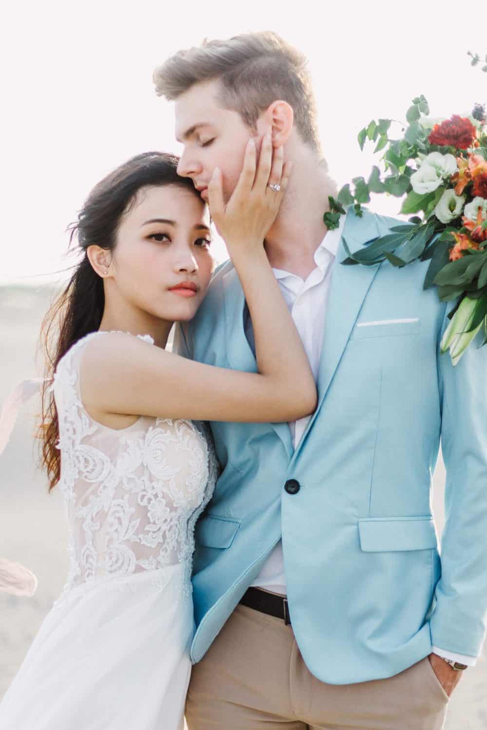 在沙漠裡信仰愛情的婚紗樣式