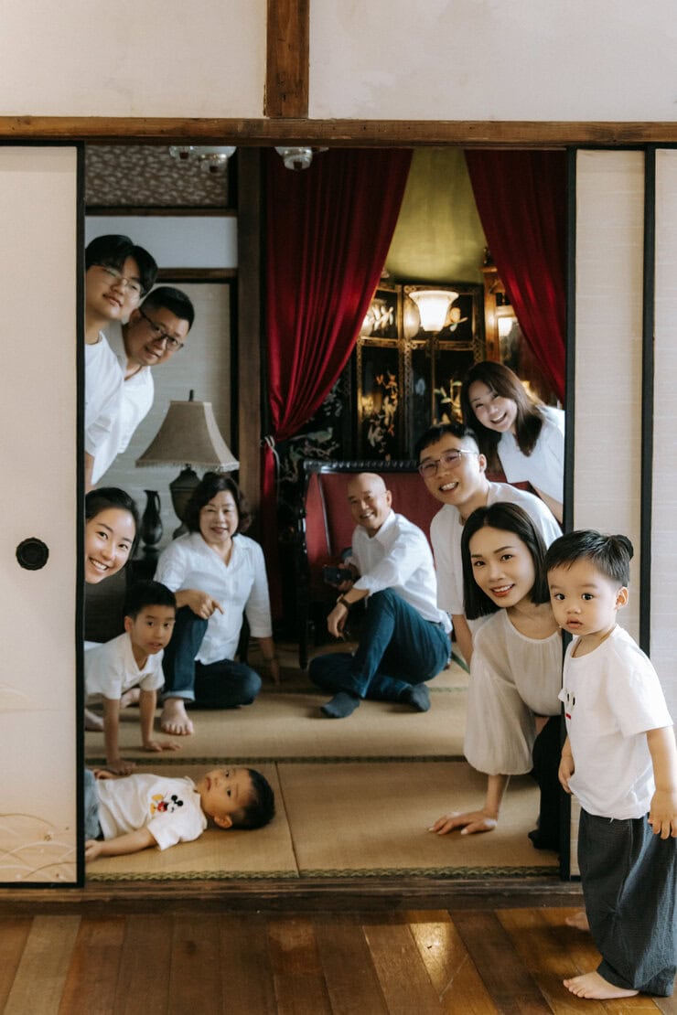 戶方三代同堂全家福｜瑞玲一家在台中老屋的祖孫與親子家庭寫真，Amazing Grace攝影美學拍攝。
